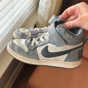 KIDS' NIKE LITTLE KID COURT BOROUGH MID 2 SNEAKERS